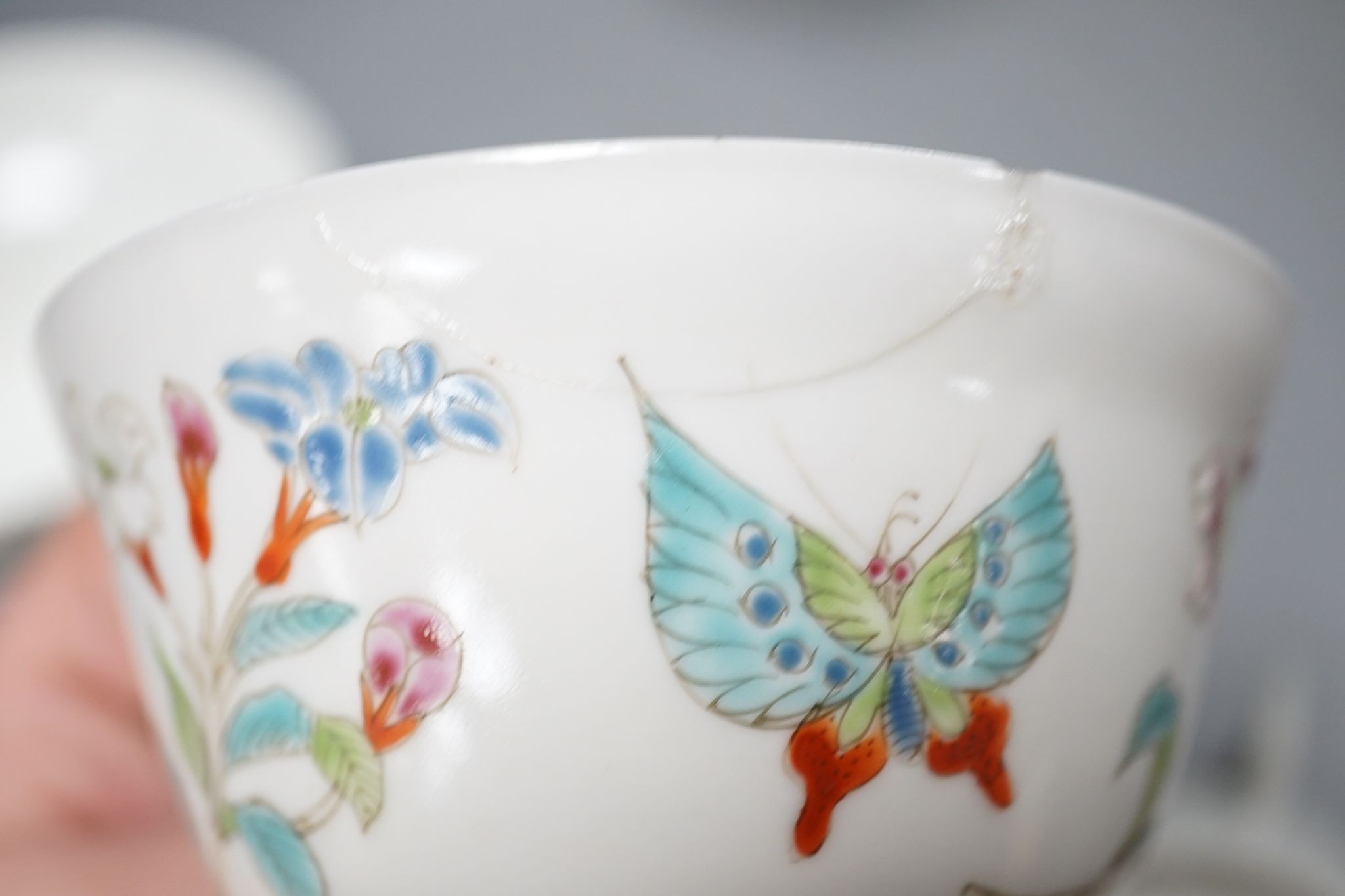 A group of Japanese porcelain tea wares and a rice bowl and cover